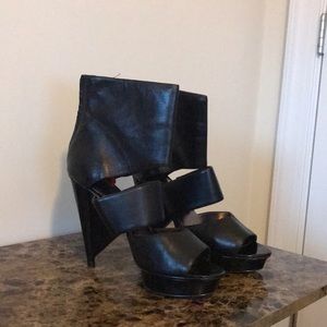 PARIS HILTON BLACK HEELS